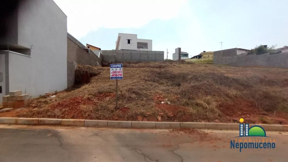 Terreno à venda, 272m² - Foto 1