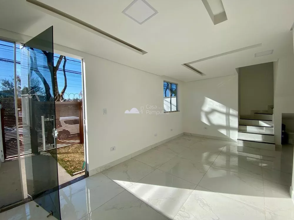 Casa à venda com 3 quartos, 133m² - Foto 1