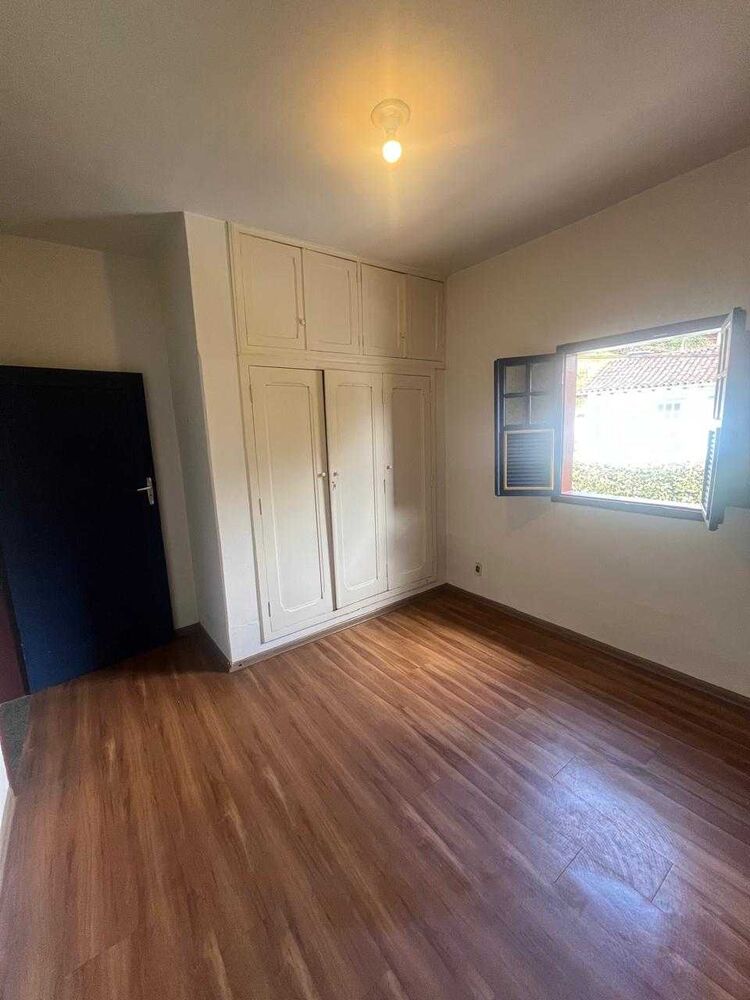 Casa à venda com 3 quartos, 100m² - Foto 2