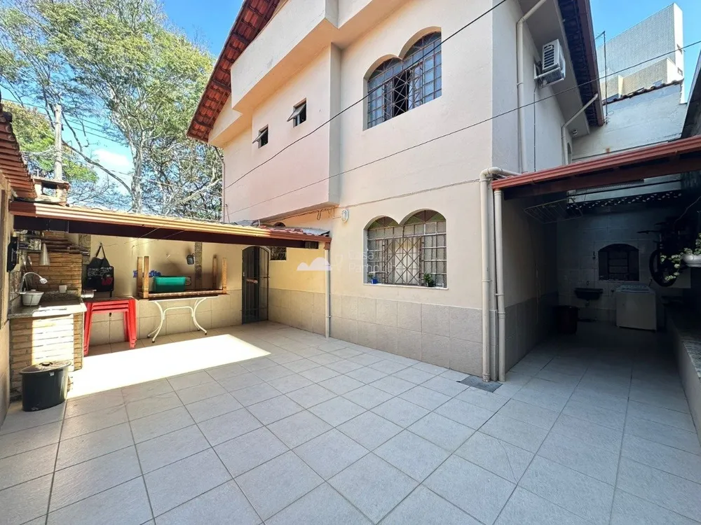Casa, 4 quartos, 186 m² - Foto 1