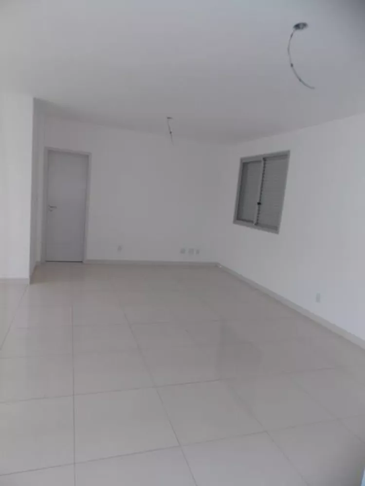 Apartamento à venda com 4 quartos, 275m² - Foto 2