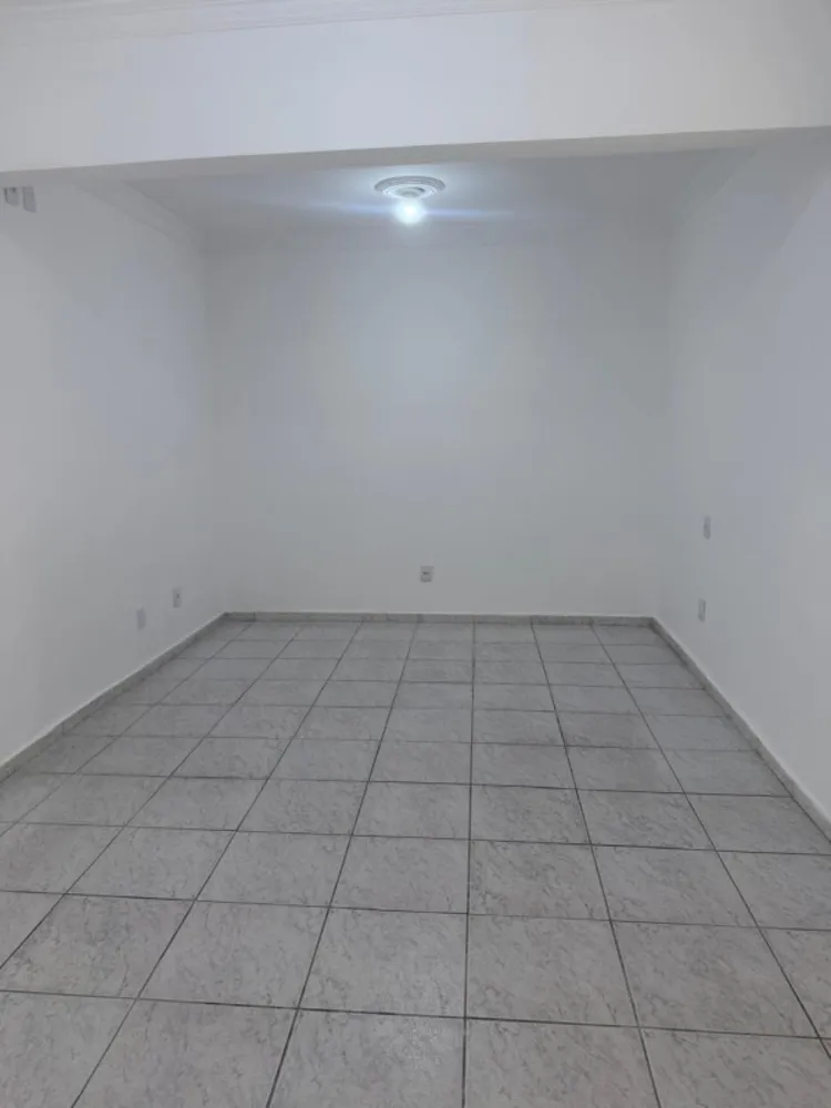 Casa, 4 quartos, 230 m² - Foto 1