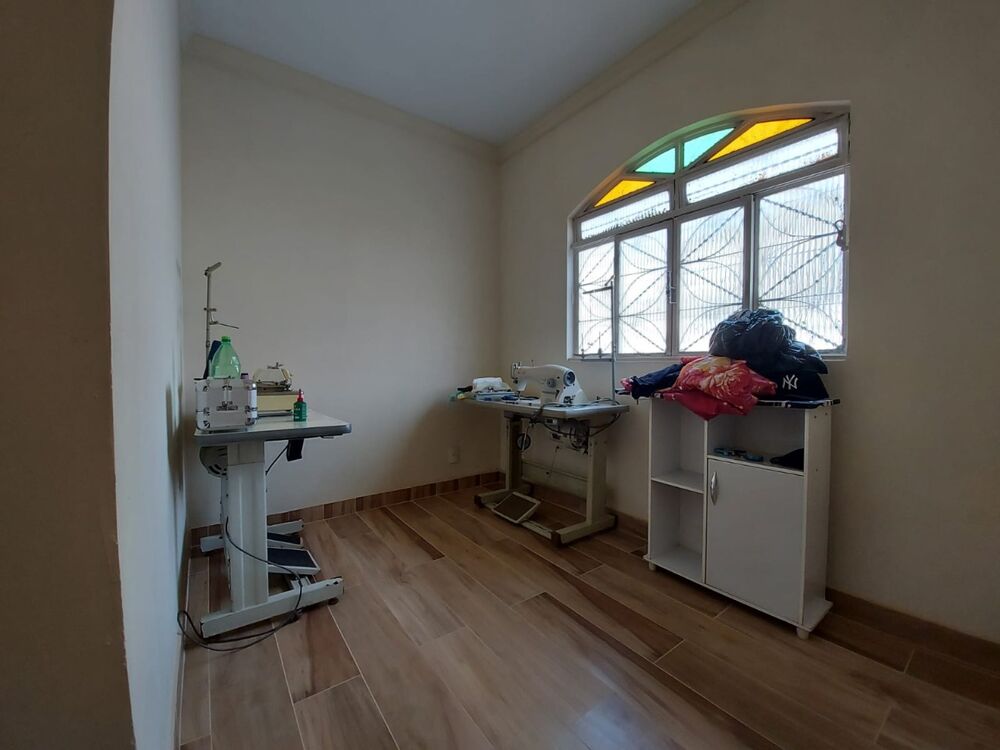 Casa à venda com 5 quartos, 180m² - Foto 8