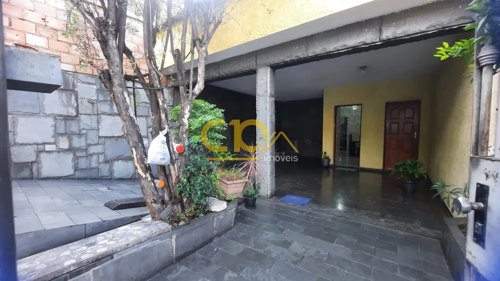Casa, 4 quartos, 377 m² - Foto 1