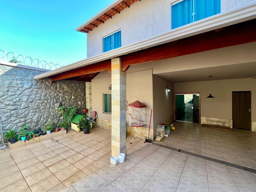 Casa, 3 quartos, 267 m² - Foto 1