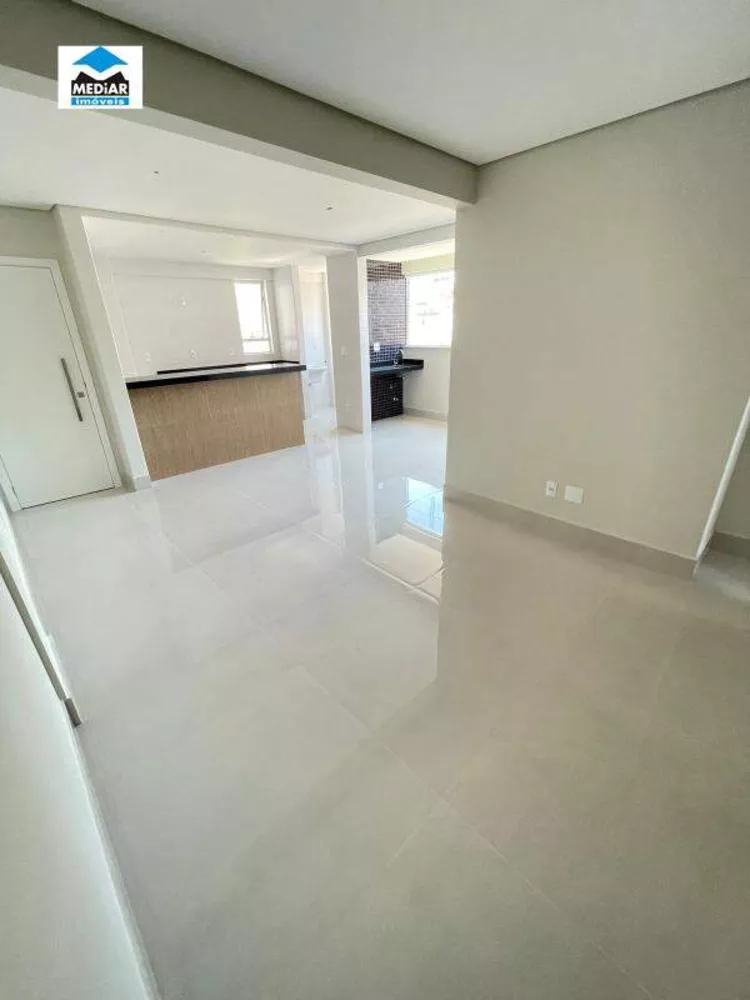 Apartamento à venda com 3 quartos, 79m² - Foto 3