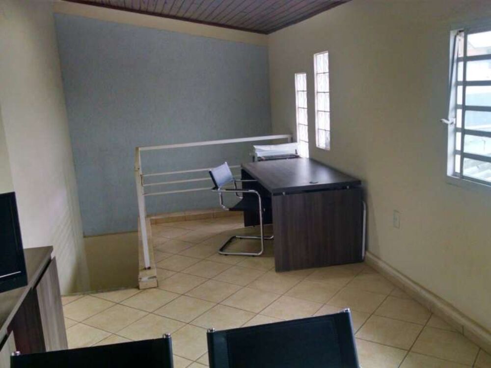Casa à venda com 3 quartos, 275m² - Foto 3