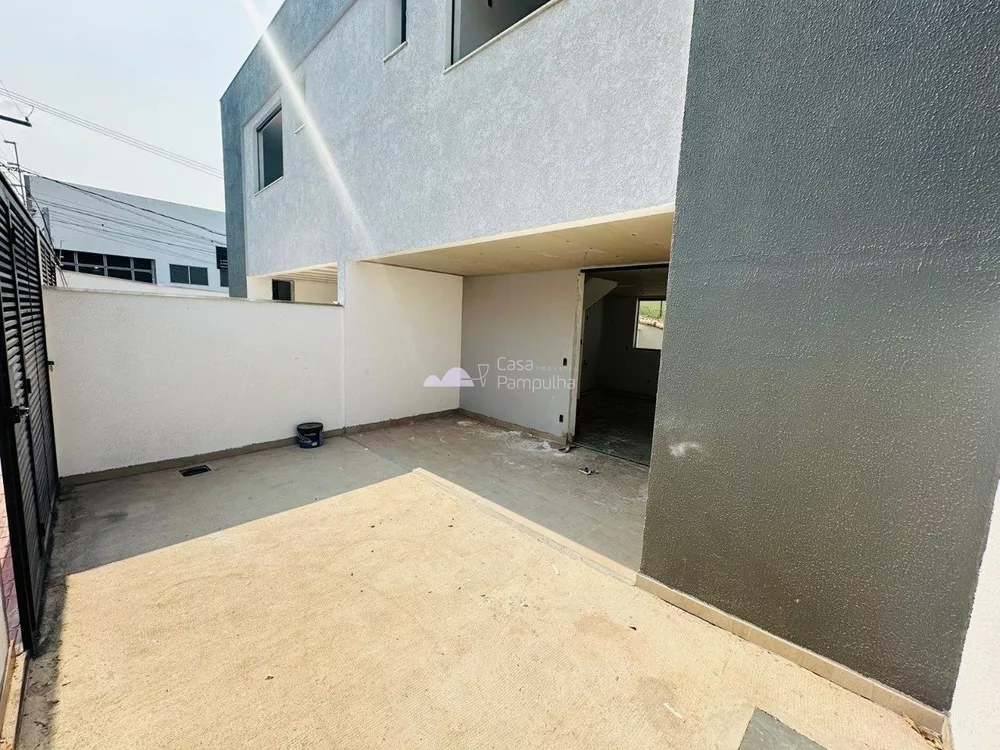 Casa à venda com 3 quartos, 110m² - Foto 1