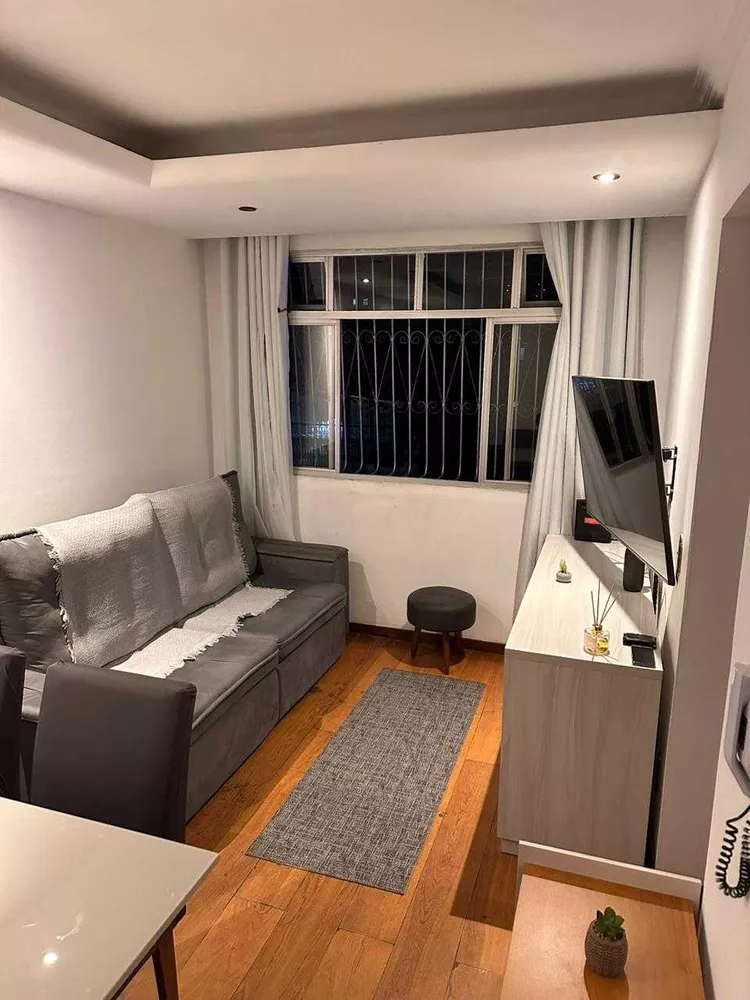 Apartamento à venda com 3 quartos, 67m² - Foto 1