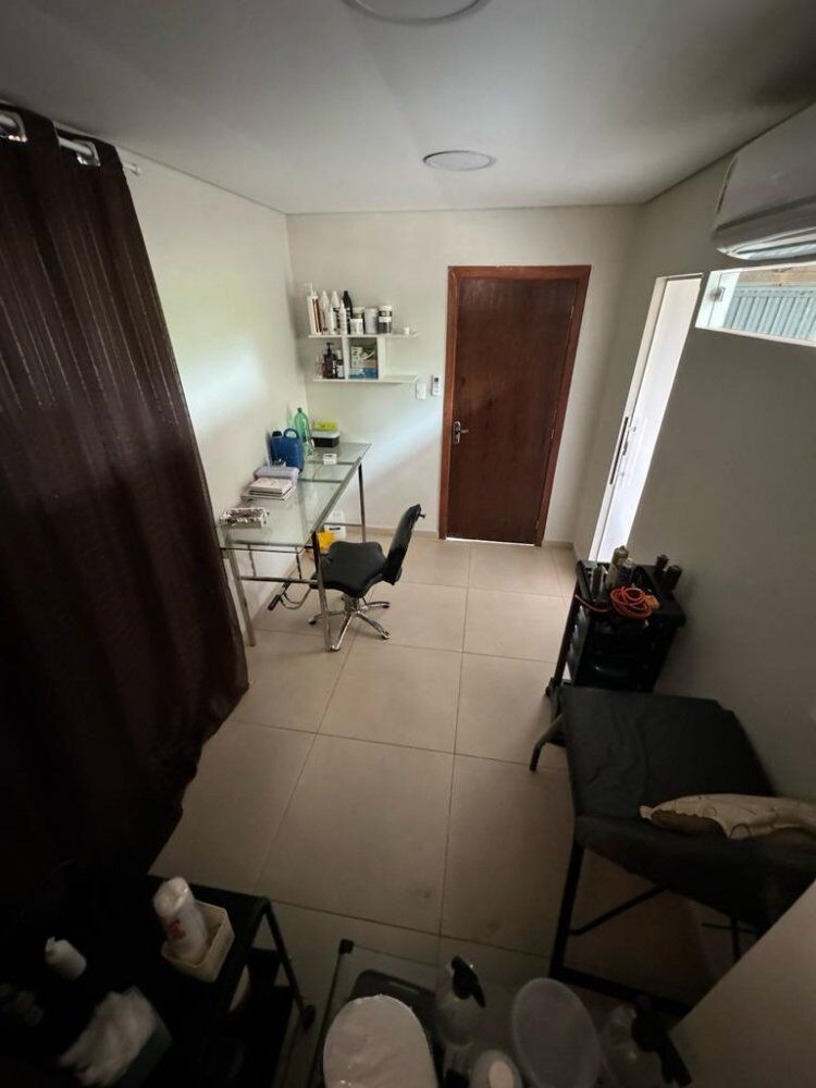 Casa à venda com 3 quartos, 320m² - Foto 1