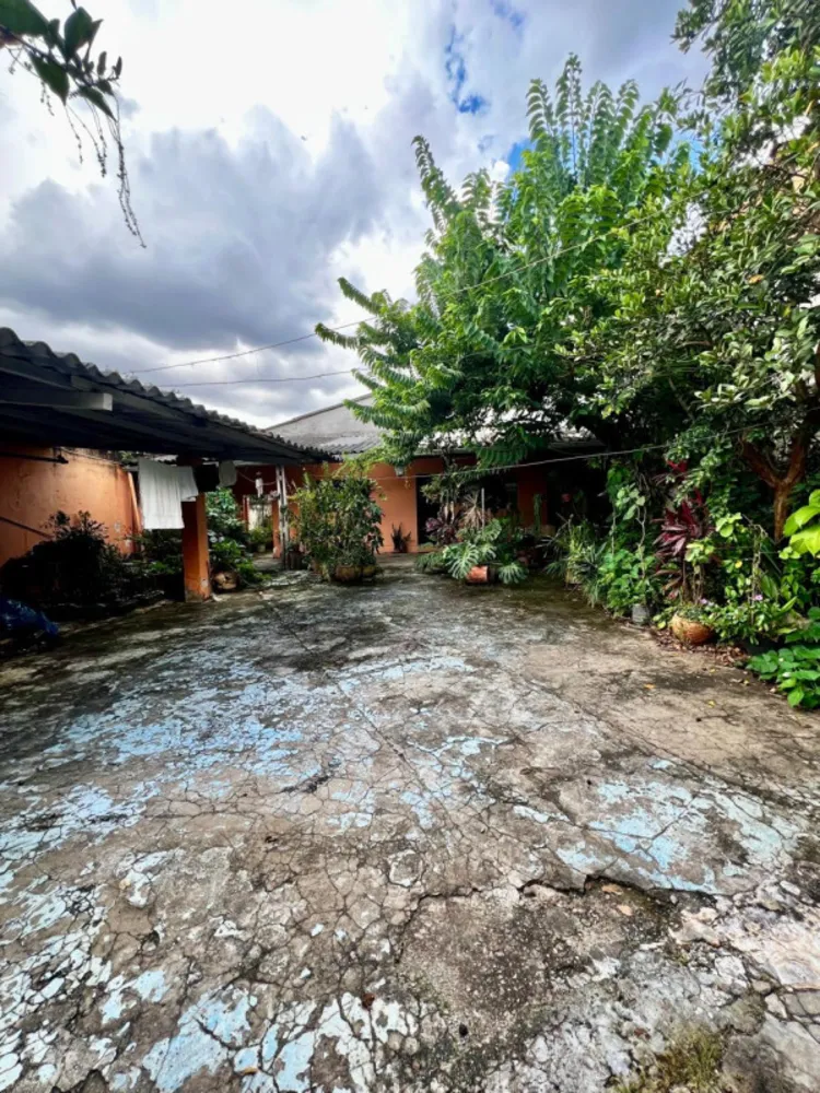 Casa, 4 quartos, 223 m² - Foto 1
