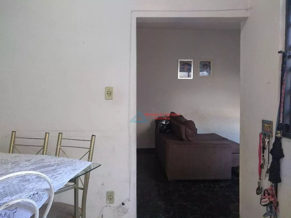 Casa à venda com 3 quartos, 300m² - Foto 3