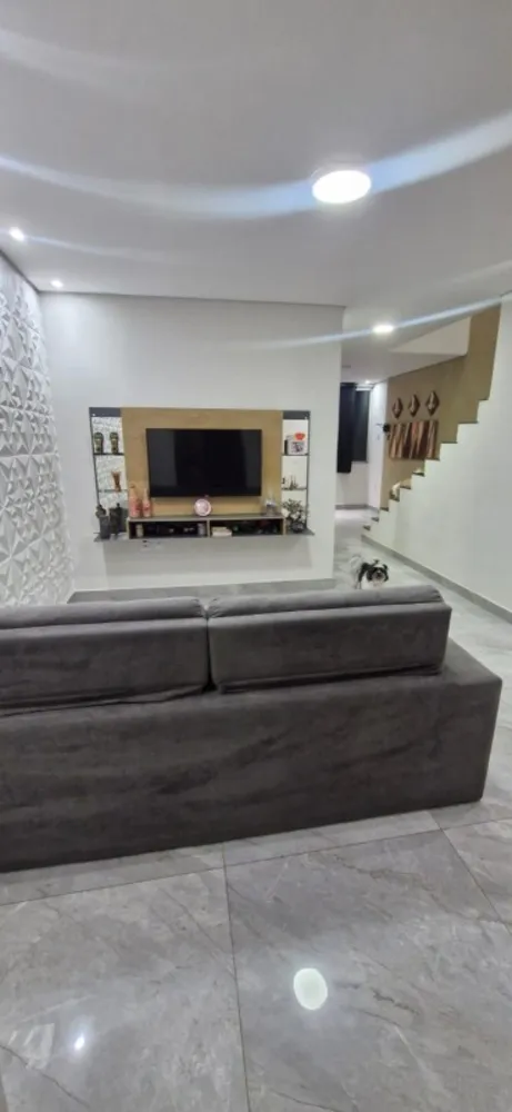 Casa, 3 quartos, 250 m² - Foto 2