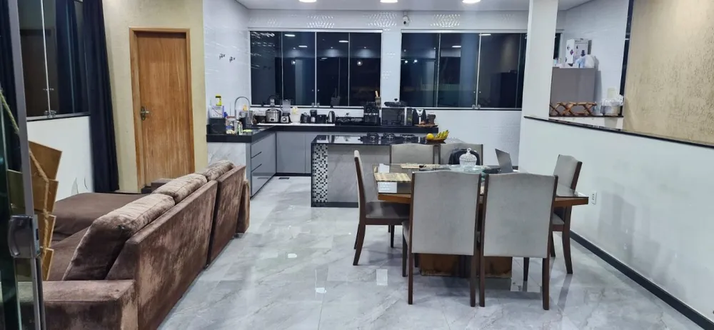 Casa, 3 quartos, 250 m² - Foto 1