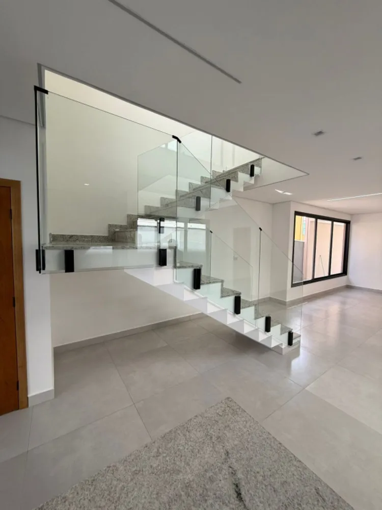Casa, 3 quartos, 166 m² - Foto 1