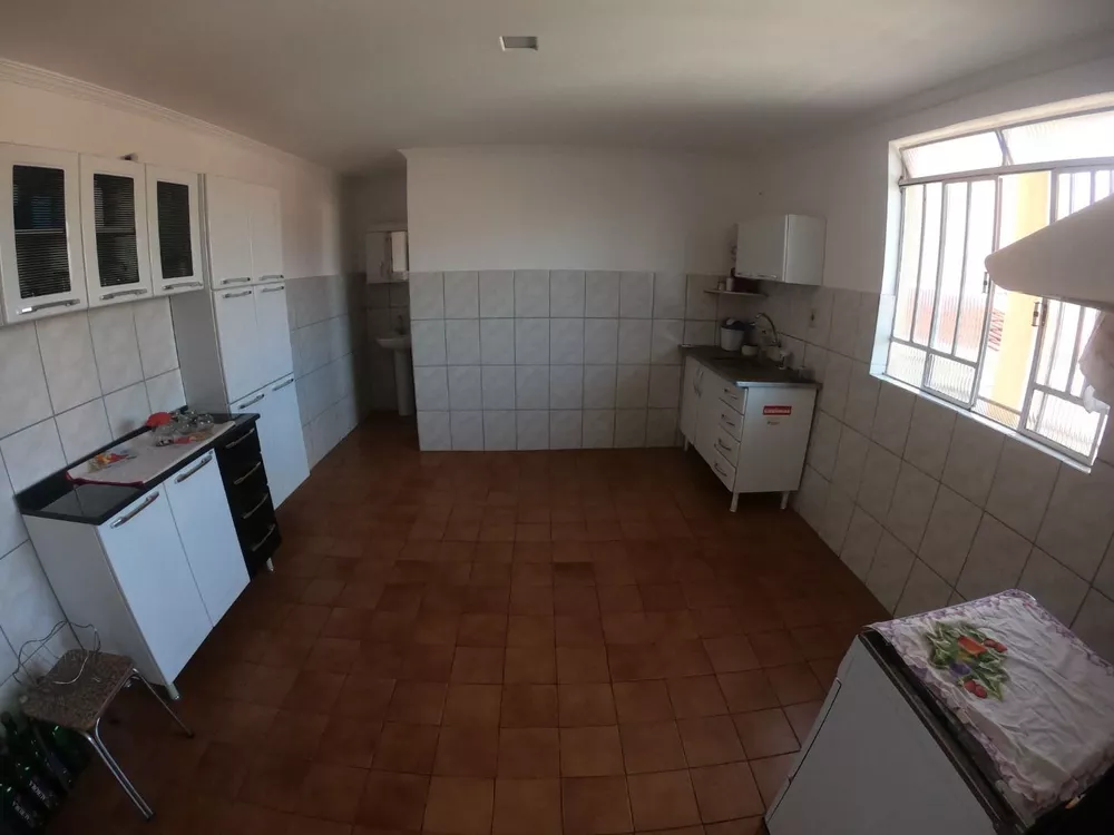 Casa à venda com 3 quartos, 250m² - Foto 3