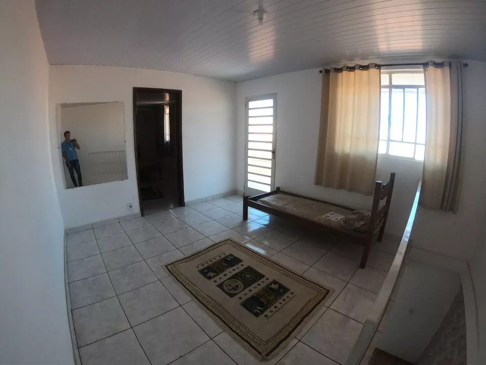 Casa à venda com 3 quartos, 250m² - Foto 1