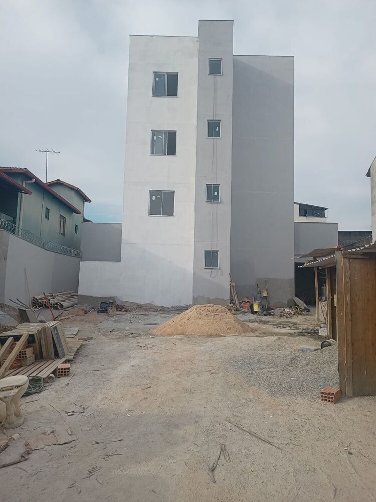 Apartamento à venda com 2 quartos, 61m² - Foto 1