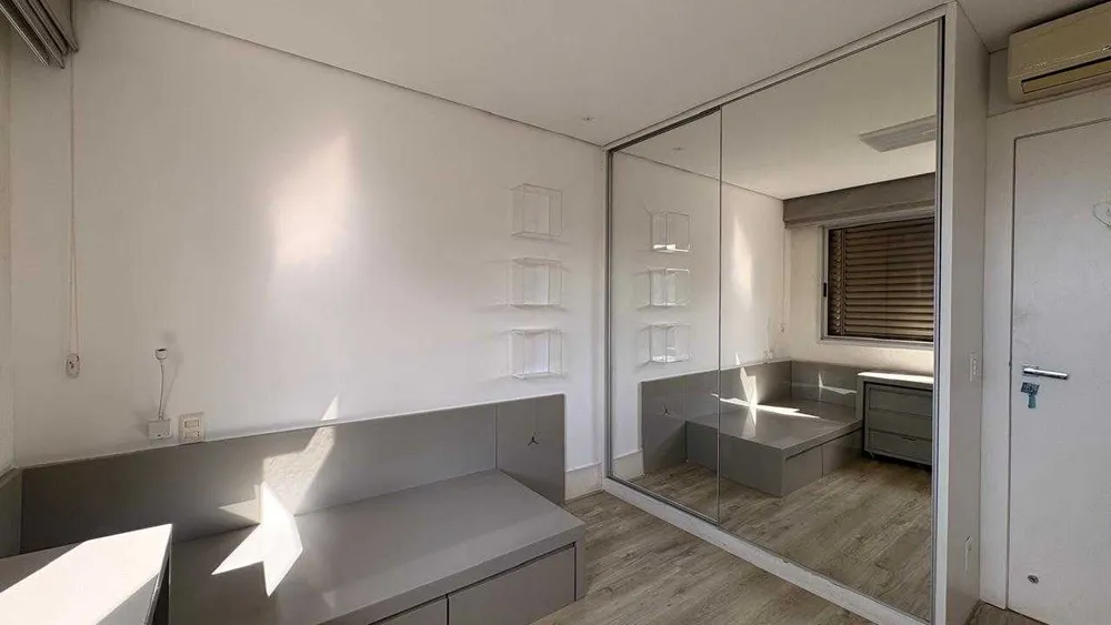 Cobertura, 3 quartos, 251 m² - Foto 2