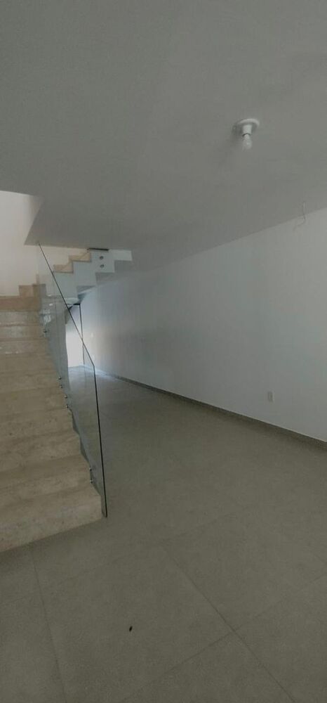 Casa à venda com 3 quartos, 280m² - Foto 1