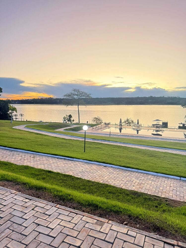Casa de Condomínio à venda com 4 quartos, 420m² - Foto 4