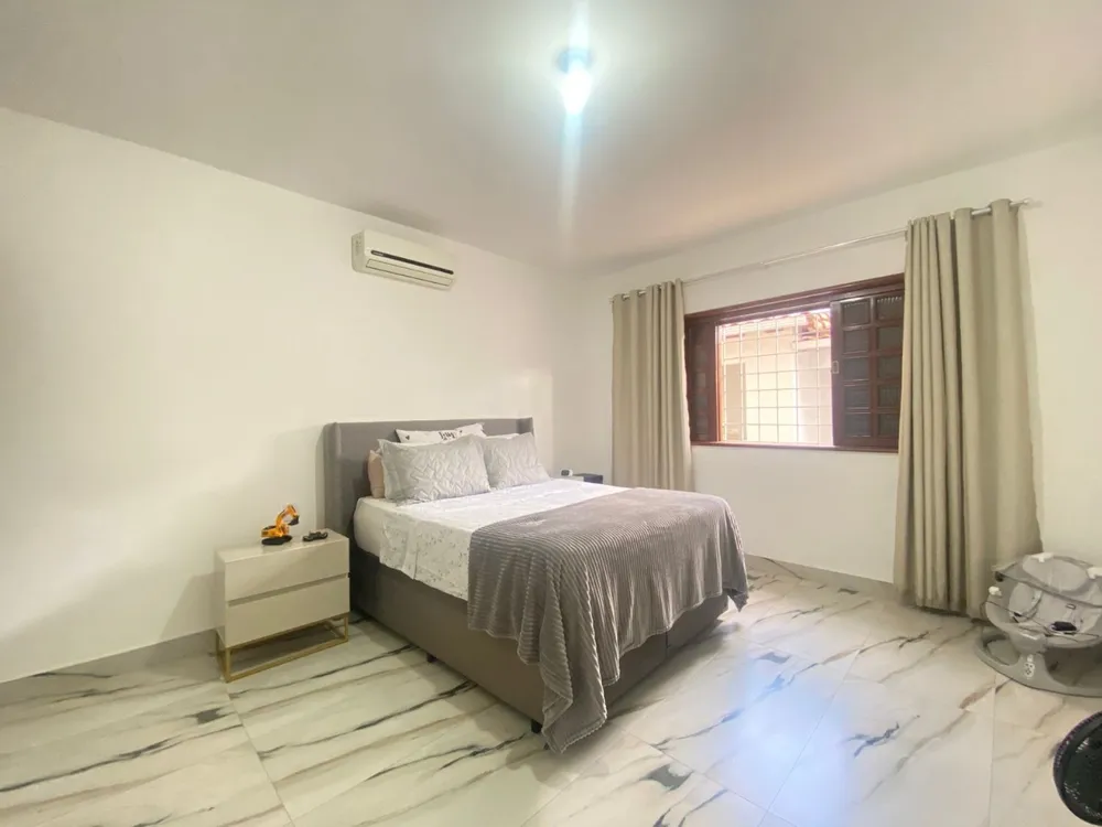 Casa, 4 quartos, 270 m² - Foto 1