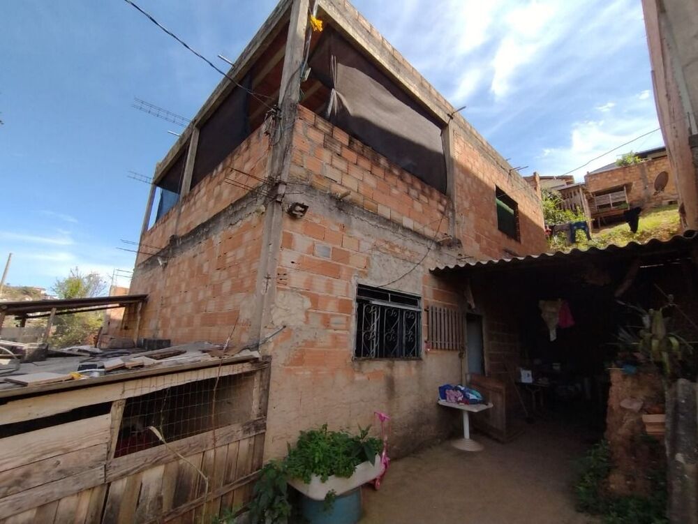 Casa à venda com 3 quartos - Foto 1