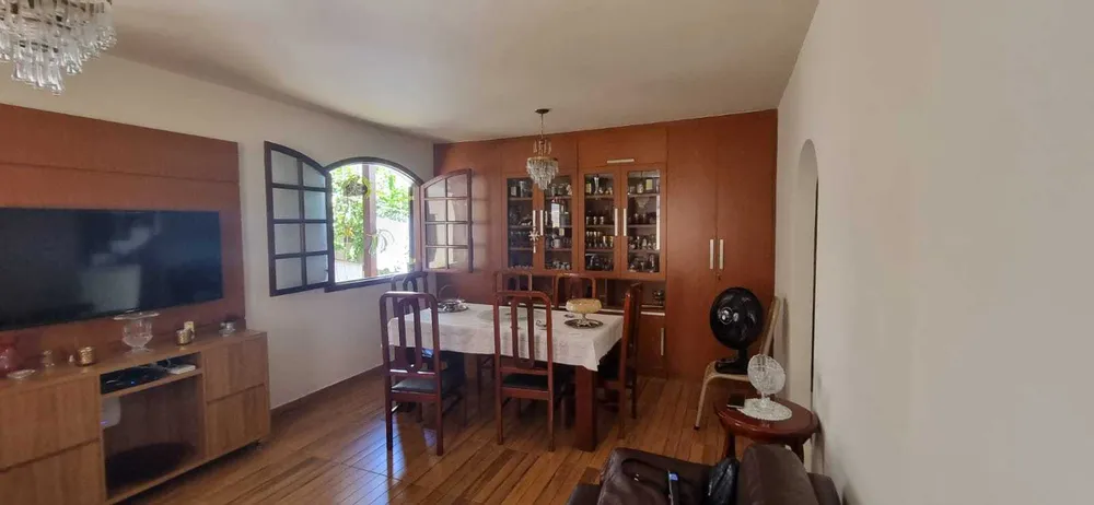 Casa, 8 quartos, 245 m² - Foto 3