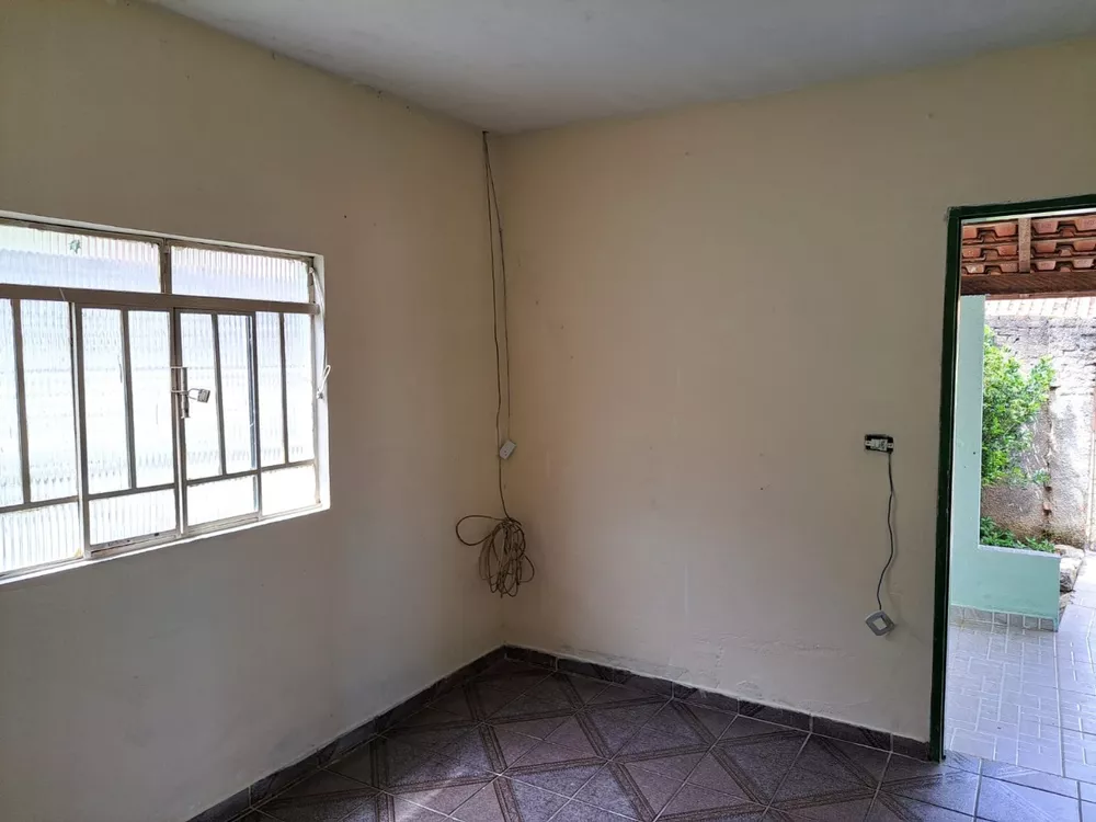 Casa à venda com 2 quartos, 80m² - Foto 2