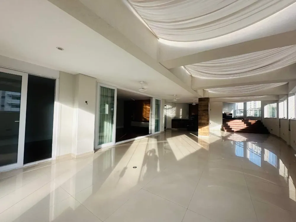 Apartamento, 3 quartos, 270 m² - Foto 1