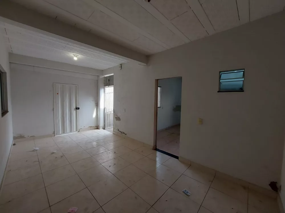 Casa à venda com 3 quartos, 90m² - Foto 4