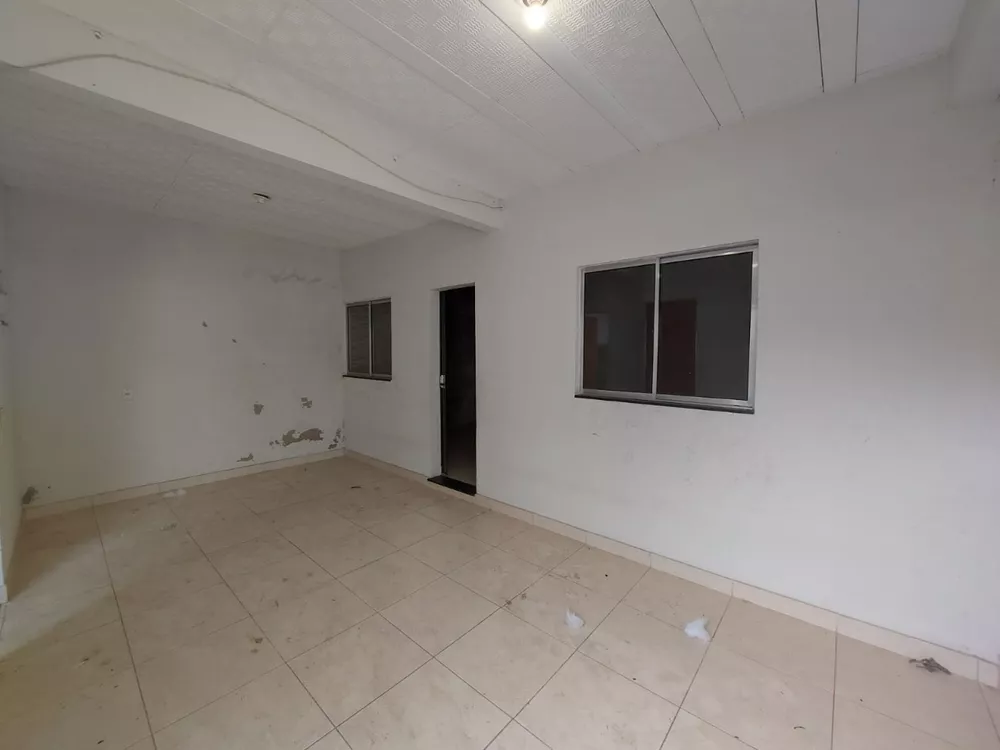 Casa à venda com 3 quartos, 90m² - Foto 3