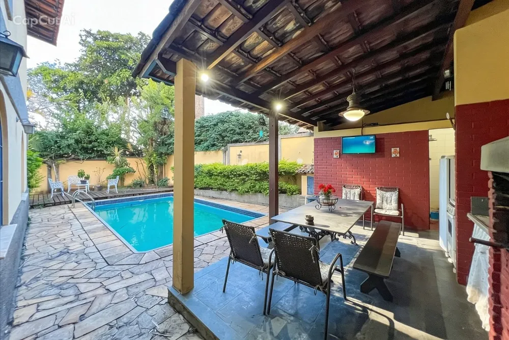 Casa, 5 quartos, 285 m² - Foto 1