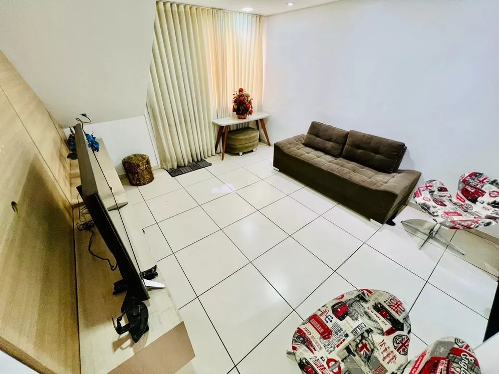 Apartamento à venda com 3 quartos, 110m² - Foto 2