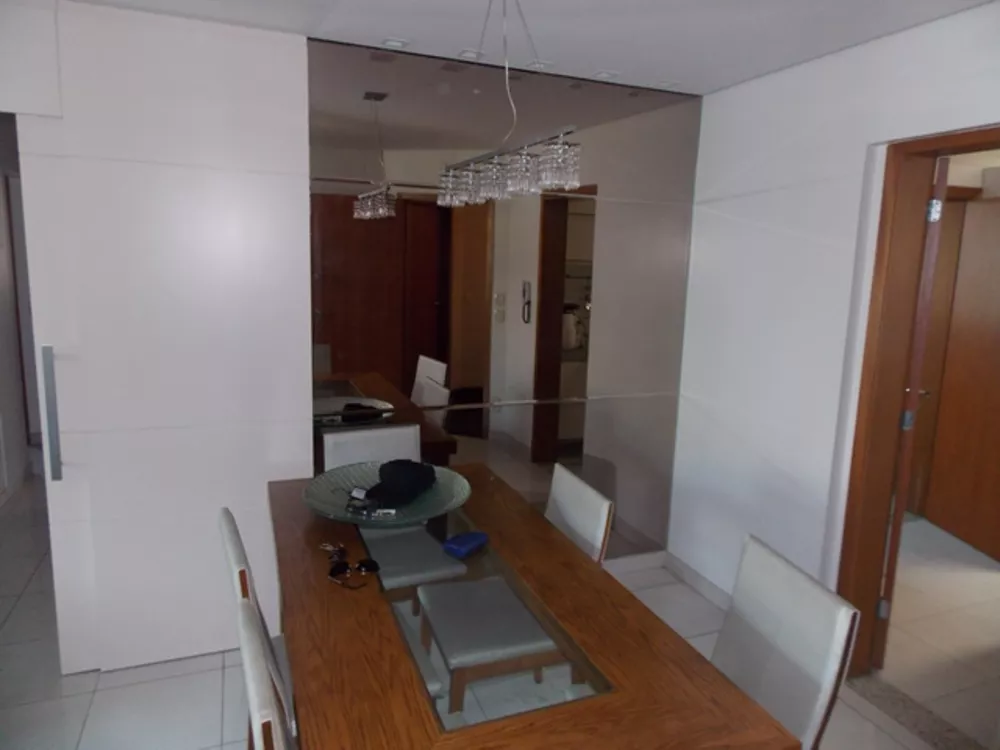 Apartamento à venda com 3 quartos, 162m² - Foto 2