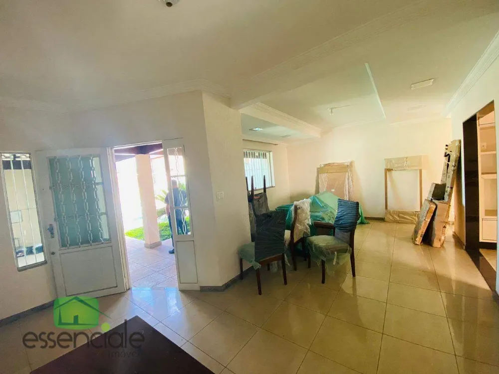 Casa, 4 quartos, 200 m² - Foto 2