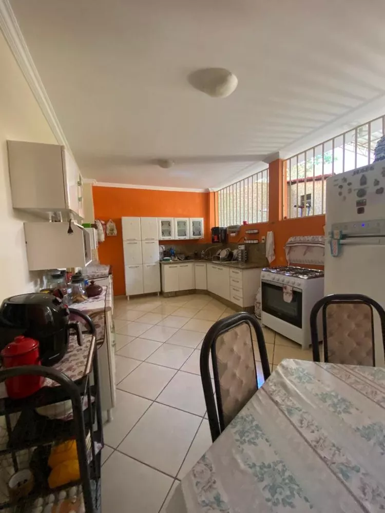 Casa à venda com 3 quartos, 264m² - Foto 6