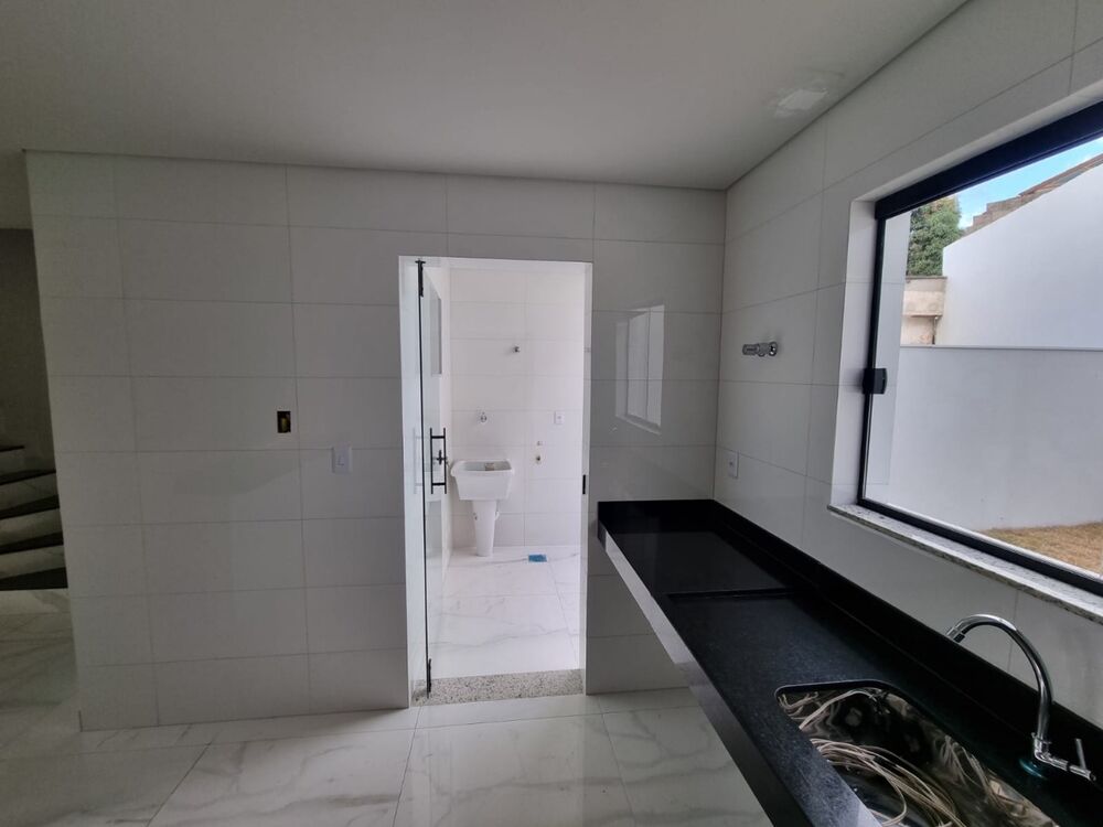 Casa à venda com 3 quartos, 118m² - Foto 4