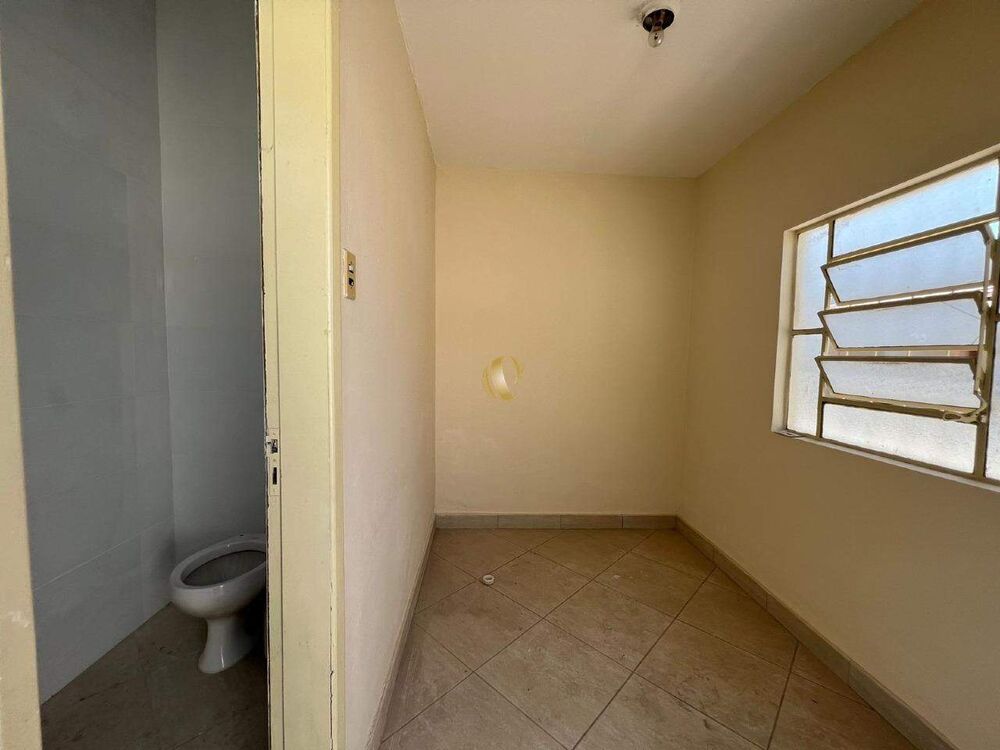 Casa para alugar com 6 quartos, 176m² - Foto 5