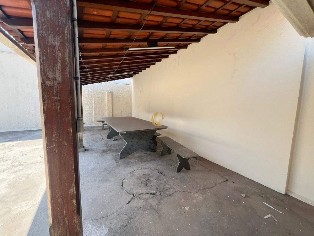 Casa para alugar com 6 quartos, 176m² - Foto 8