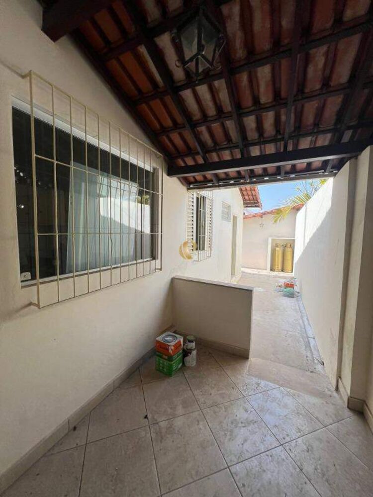 Casa para alugar com 6 quartos, 176m² - Foto 6