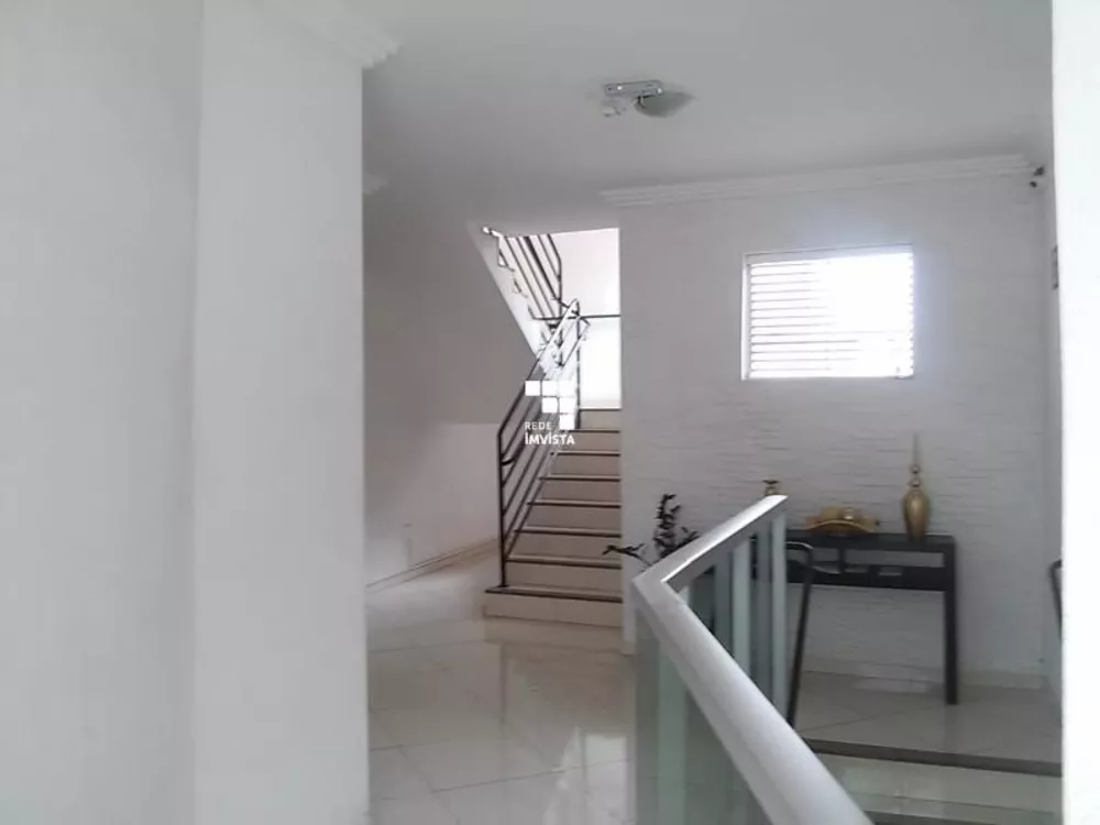 Apartamento à venda com 3 quartos, 158m² - Foto 2