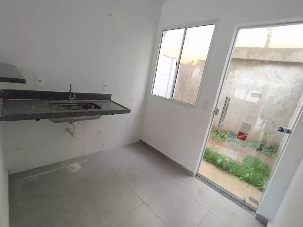 Casa à venda com 2 quartos, 12m² - Foto 3