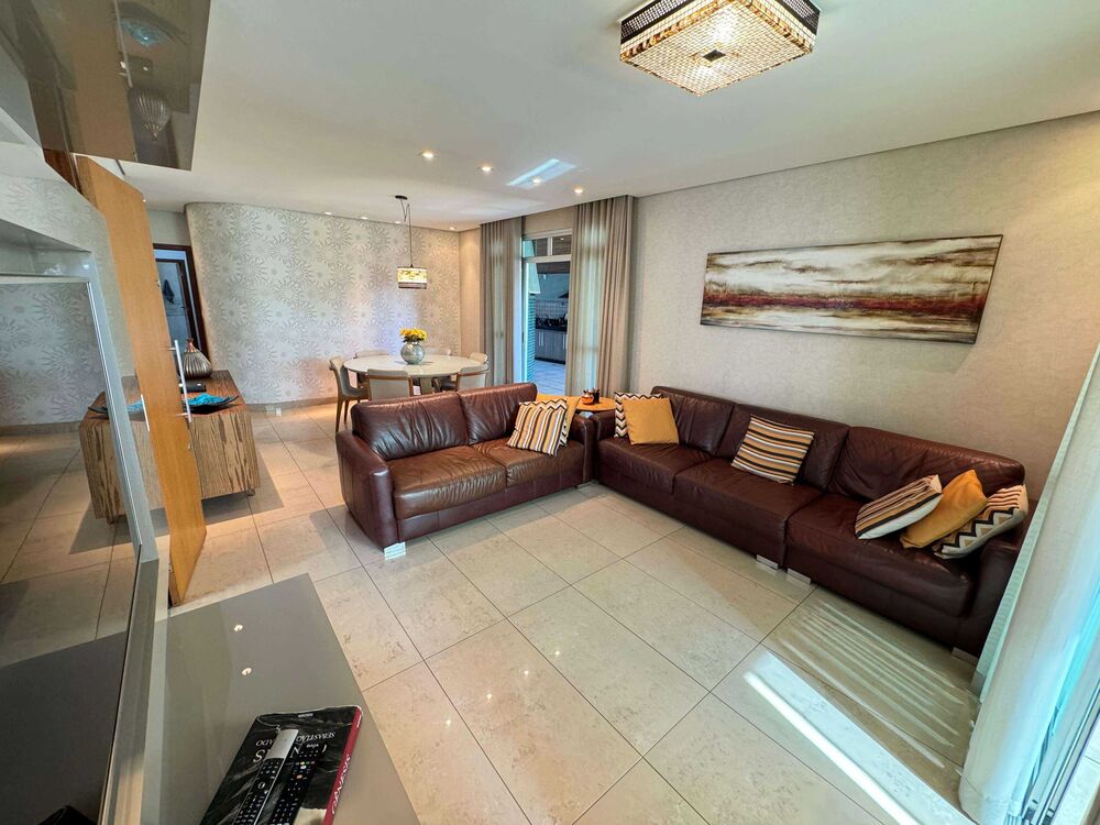 Apartamento à venda com 4 quartos, 282m² - Foto 1