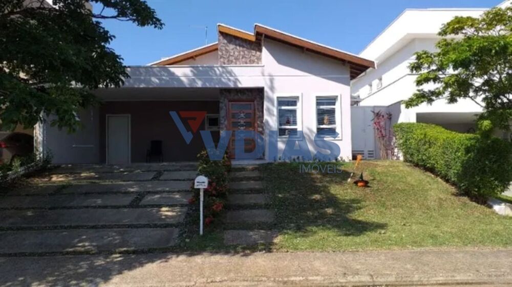 Casa de Condomínio à venda com 3 quartos, 360m² - Foto 1