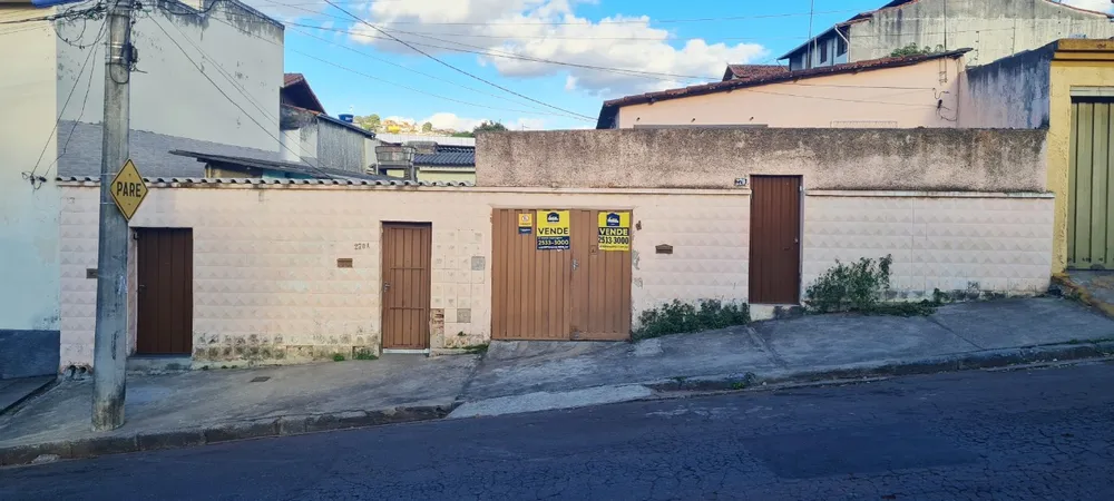 Casa, 7 quartos, 215 m² - Foto 1