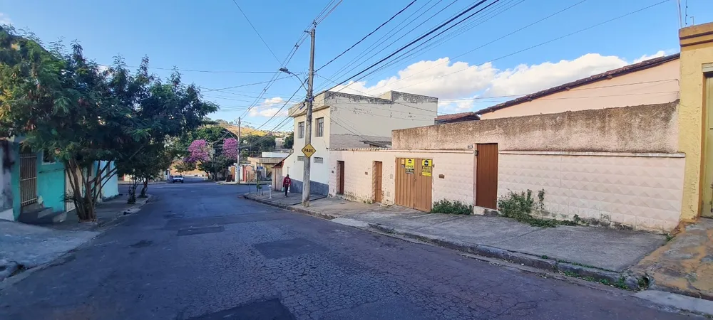Casa, 7 quartos, 215 m² - Foto 2