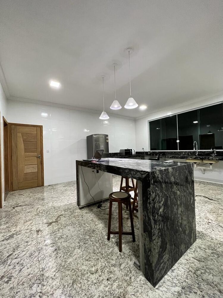 Casa de Condomínio à venda com 3 quartos, 195m² - Foto 3