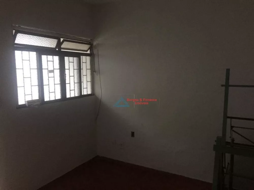 Casa à venda com 2 quartos, 180m² - Foto 4