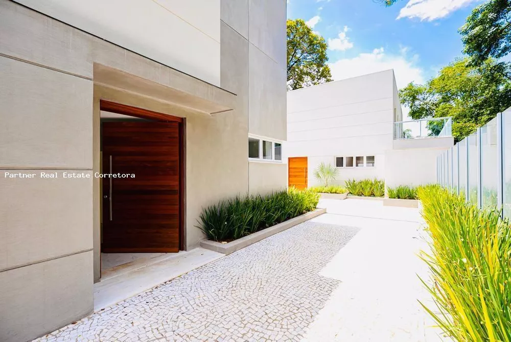 Casa de Condomínio à venda com 4 quartos, 420m² - Foto 1